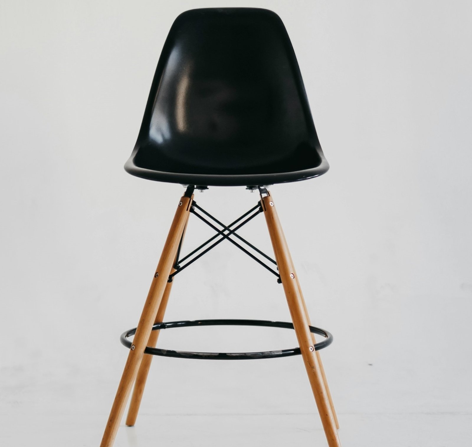 Eames DSW Bar Stool
